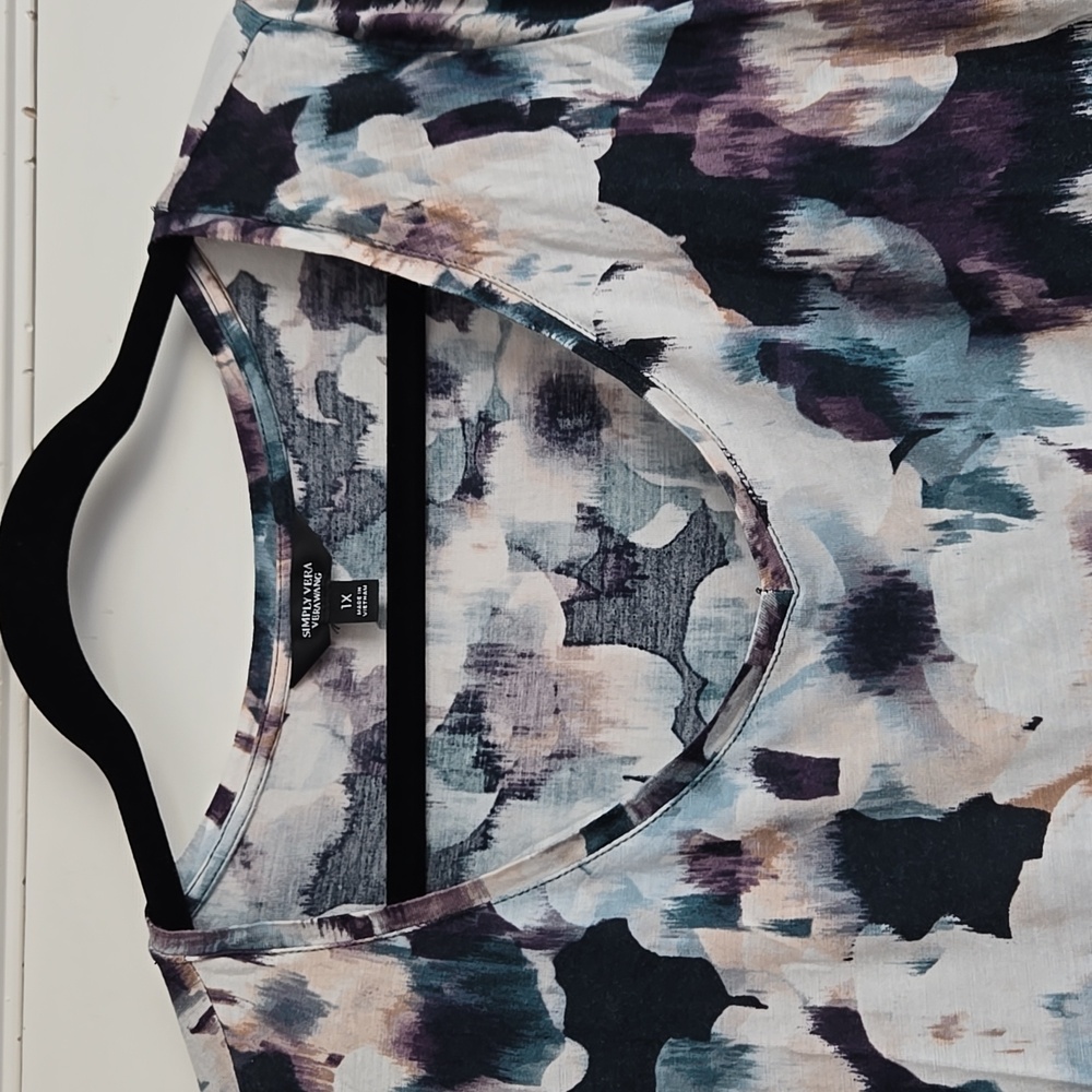 Simply Vera Vera Wang Multi-Color Short Sleeve V-Neck Top - Picture 3 of 6